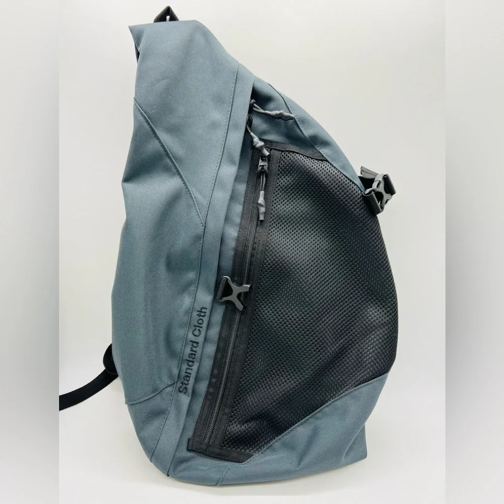 Standard Cloth Elliot School Bag GREEN AND BLACK LIKE NEW CONDITION